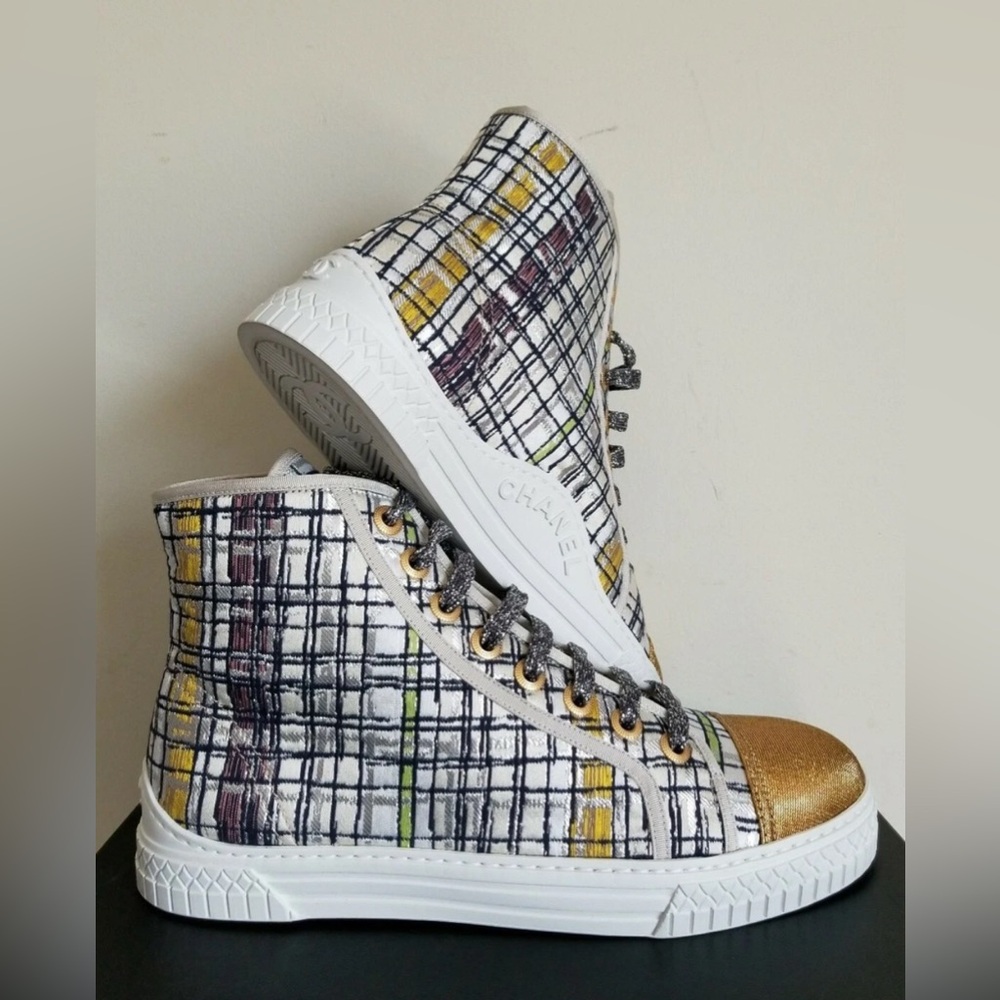 CHANEL GLOBE TROTTER HIGH TOP FUN PRINT LOGO SNEAKERS EU 37.5/US7.5
